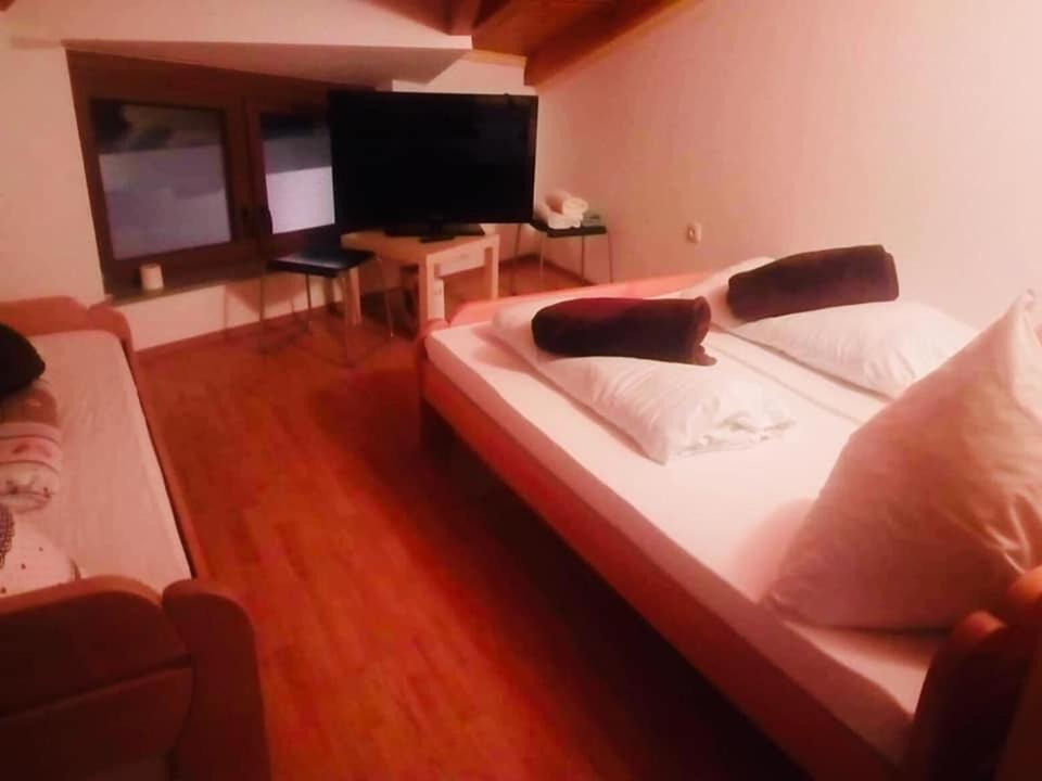 Omladinski Hotel Rostovo Bugojno Exteriör bild